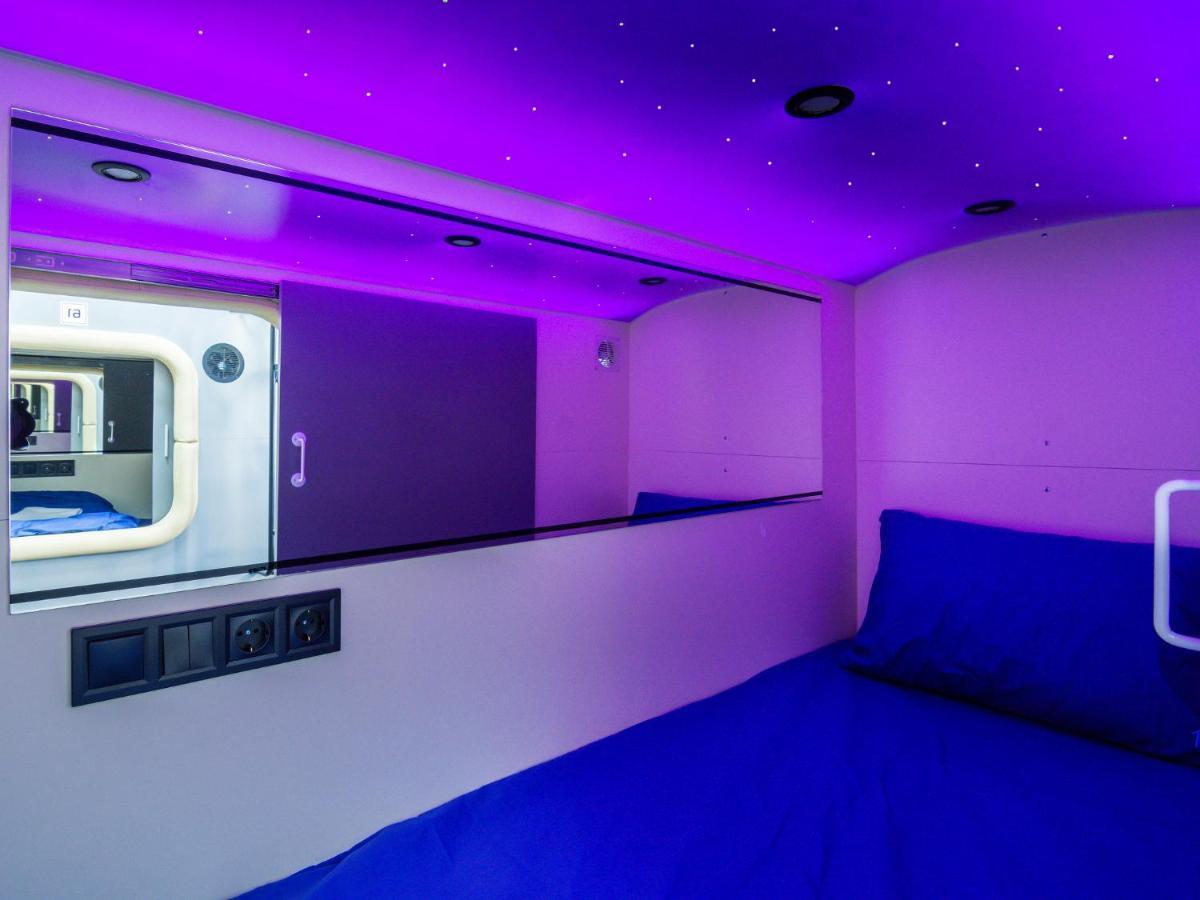 קייב Av-1 Capsule Hotel מראה חיצוני תמונה